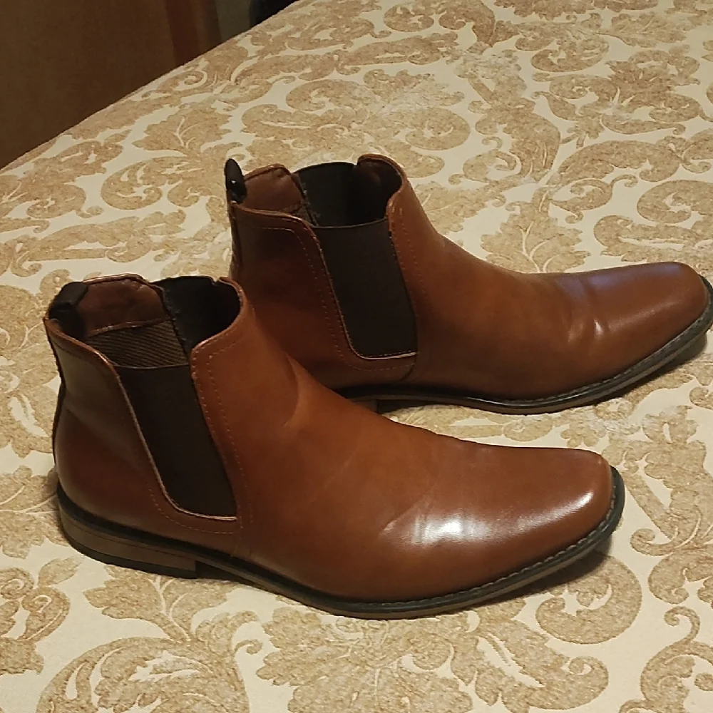 Perry Ellis Brown Leather Chukka Boots